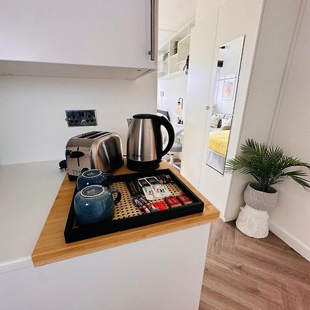 R1 - Private Room In Modern Shared Apartment, Each With Kitchenette, Central Birmingham Eksteriør billede