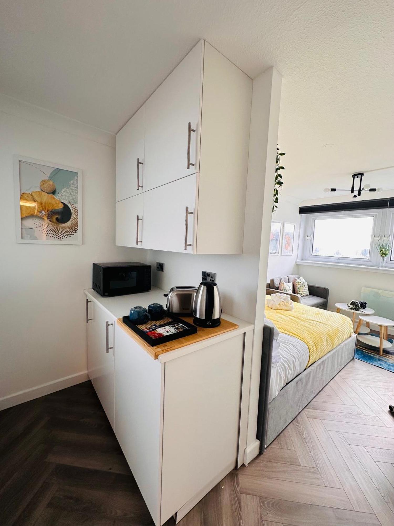 R1 - Private Room In Modern Shared Apartment, Each With Kitchenette, Central Birmingham Eksteriør billede
